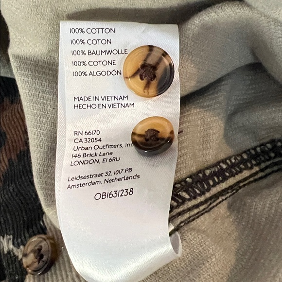 Urban Outfitters patterened cordoroy overshirt in a leopard print sz M mens - Picture 5 of 5